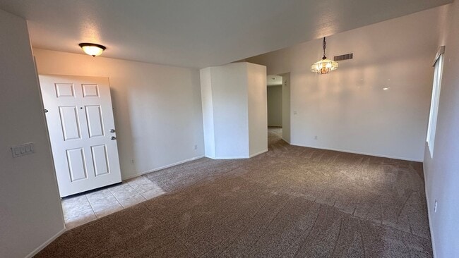 Building Photo - 13152 W Fairmont Ave