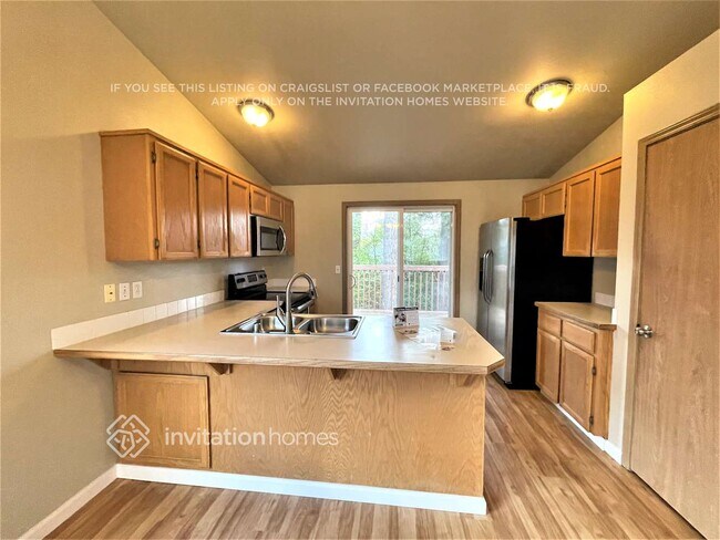 Building Photo - 17407 17th Ave E