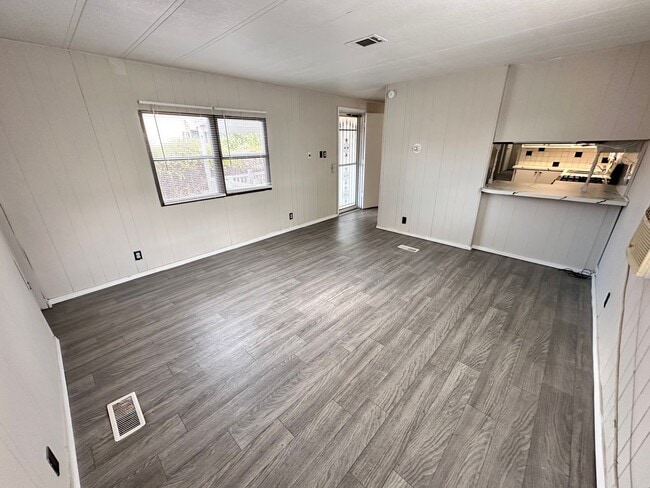 Building Photo - 6728 San Luis Obispo Ave NE
