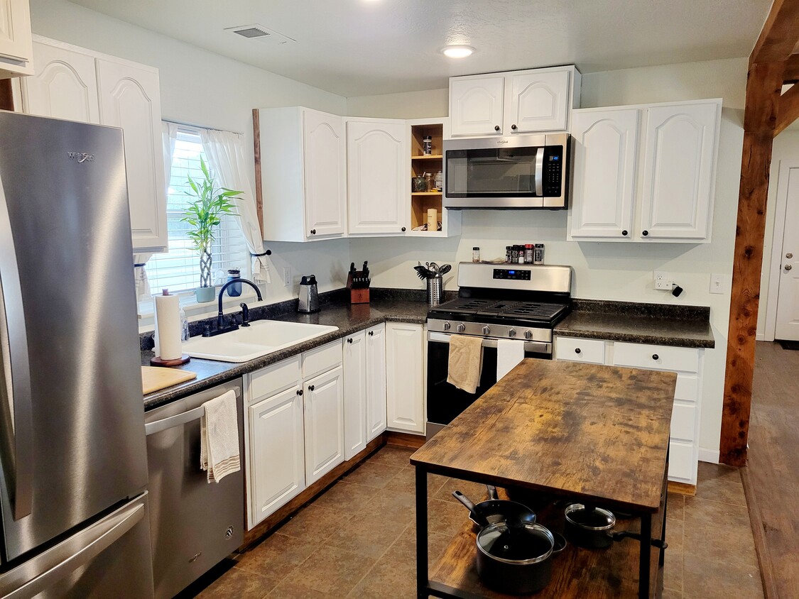 Primary Photo - 542 N 5th St