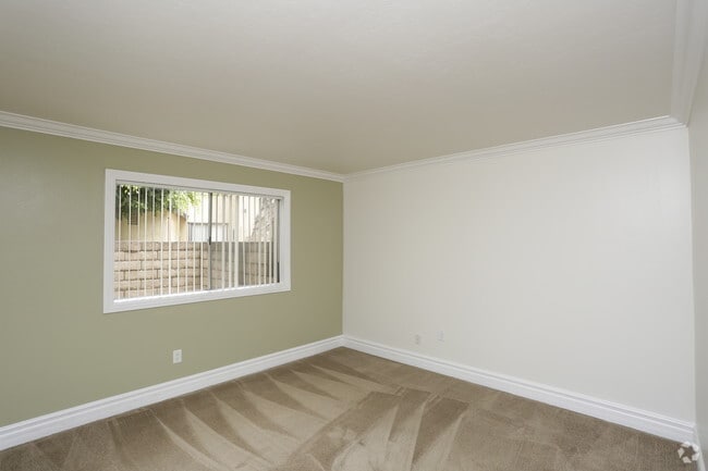 Building Photo - Glen Oaks Apartments