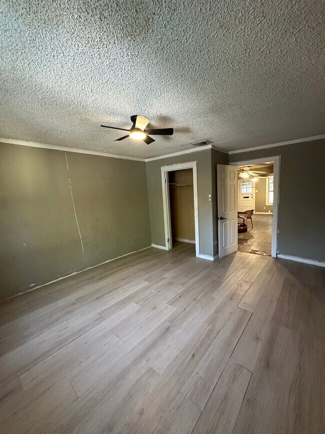 Foto del edificio - 944 W Lynwood Ave
