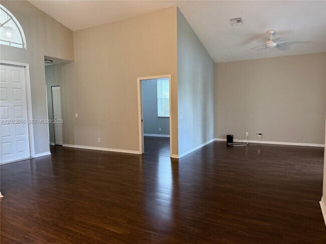 Building Photo - 6534 NW 80th Dr