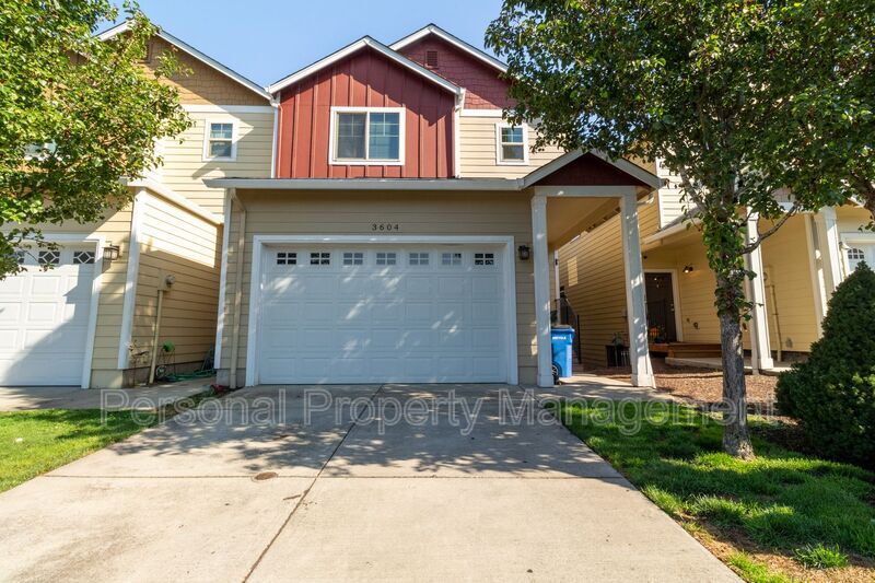 Foto principal - 3604 NE 81st Cir