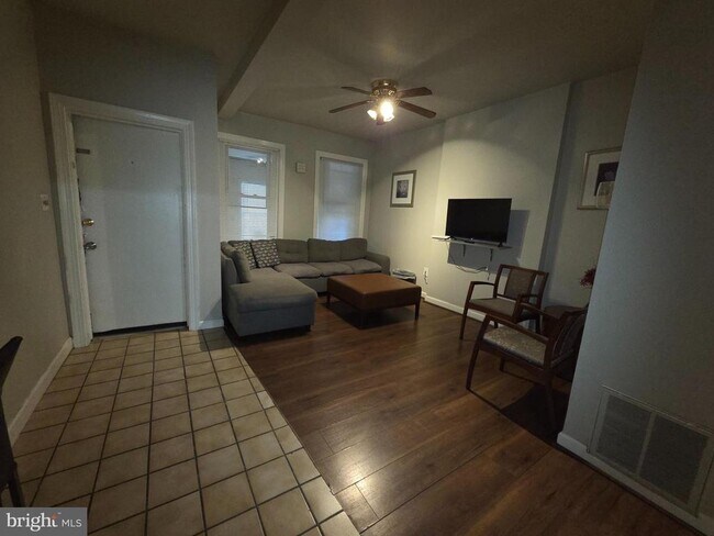 Foto del edificio - 302 W 23rd St