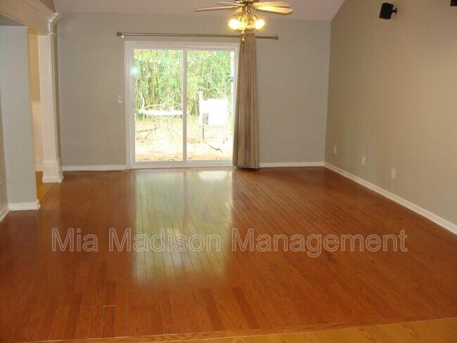 Foto del edificio - 4708 Springhill Rd
