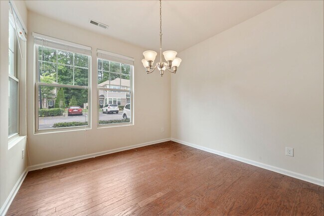 Foto del edificio - Wonderful Thompson Ridge townhome!