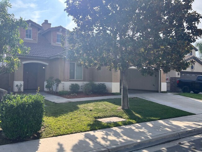 Foto del edificio - Beautiful 4 Bedroom, 3 Baths Single Family Home In North Fontana for Lease
