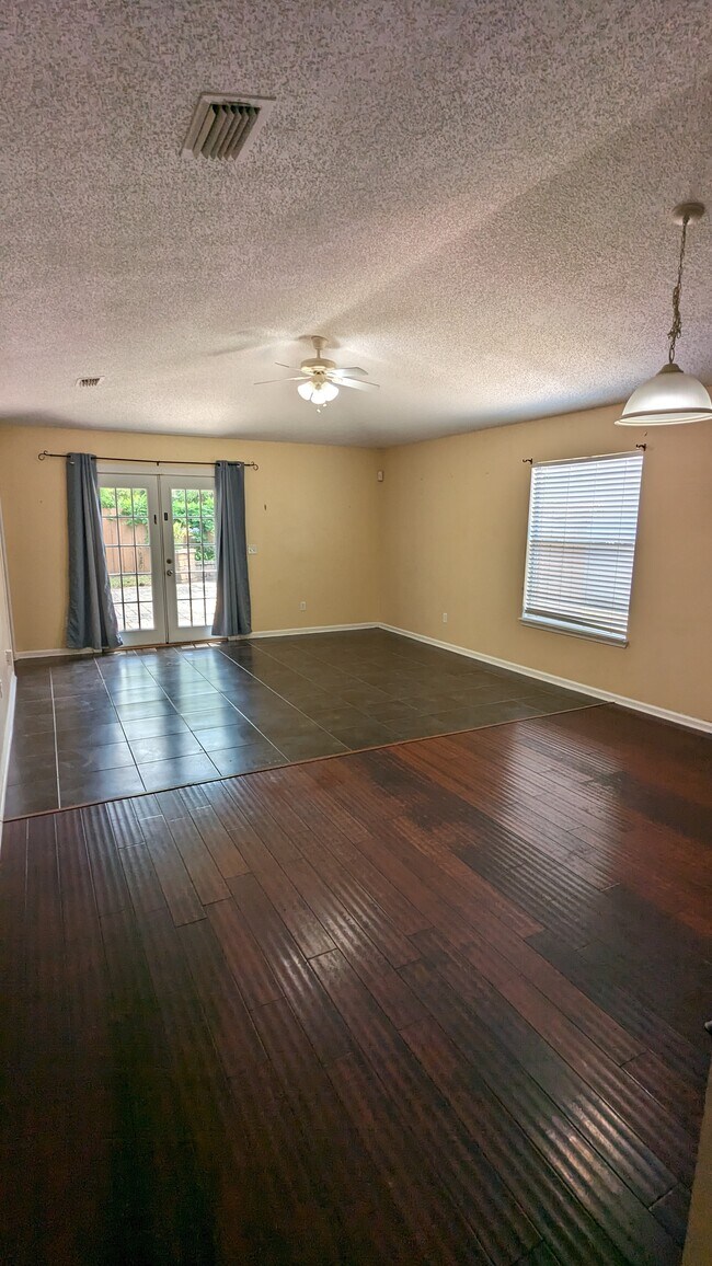 Building Photo - 2754 Lantana Lakes Dr W