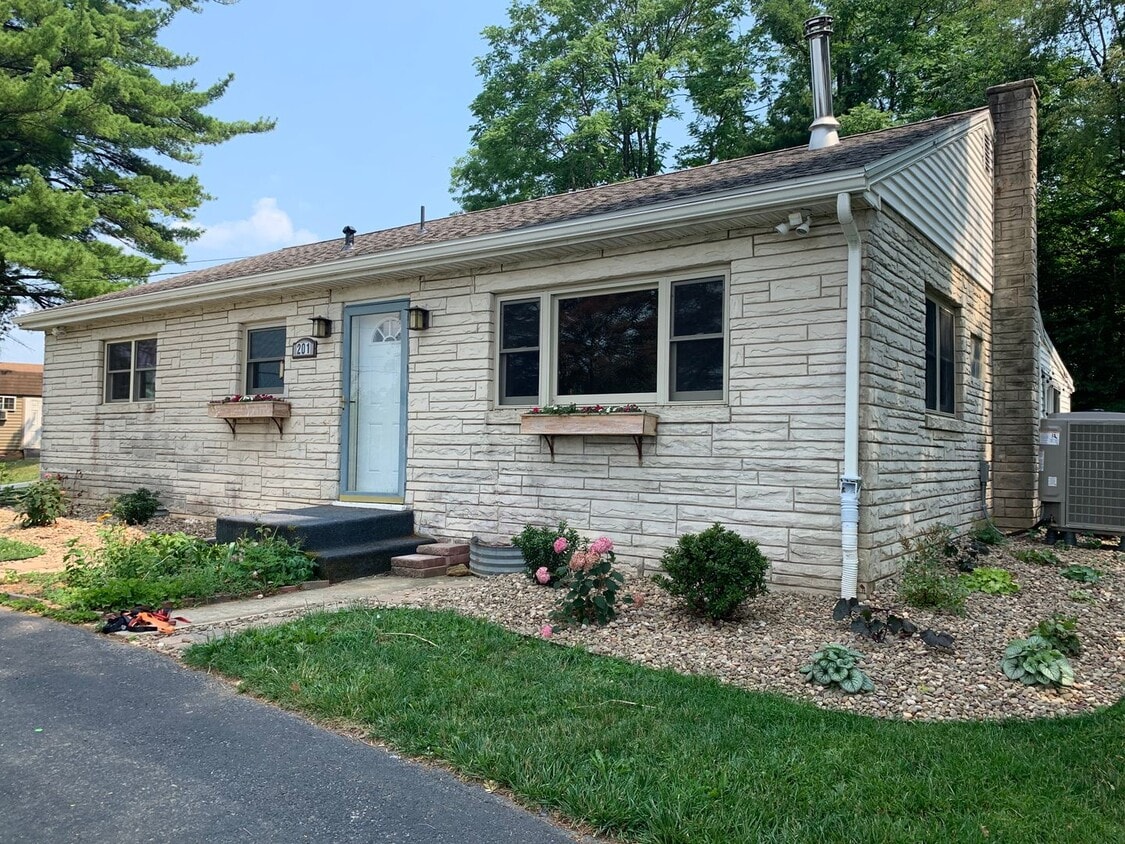 201 Marsh Dr, Carlisle, PA 17015 House Rental in Carlisle, PA