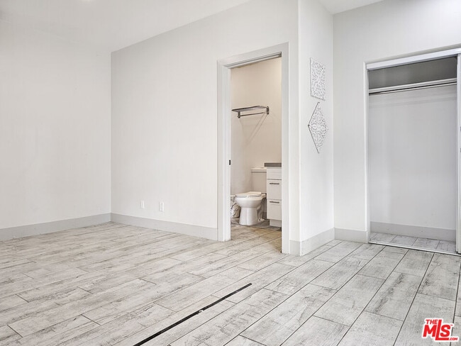 Foto del edificio - 38580 Rancho Los Cerritos Dr