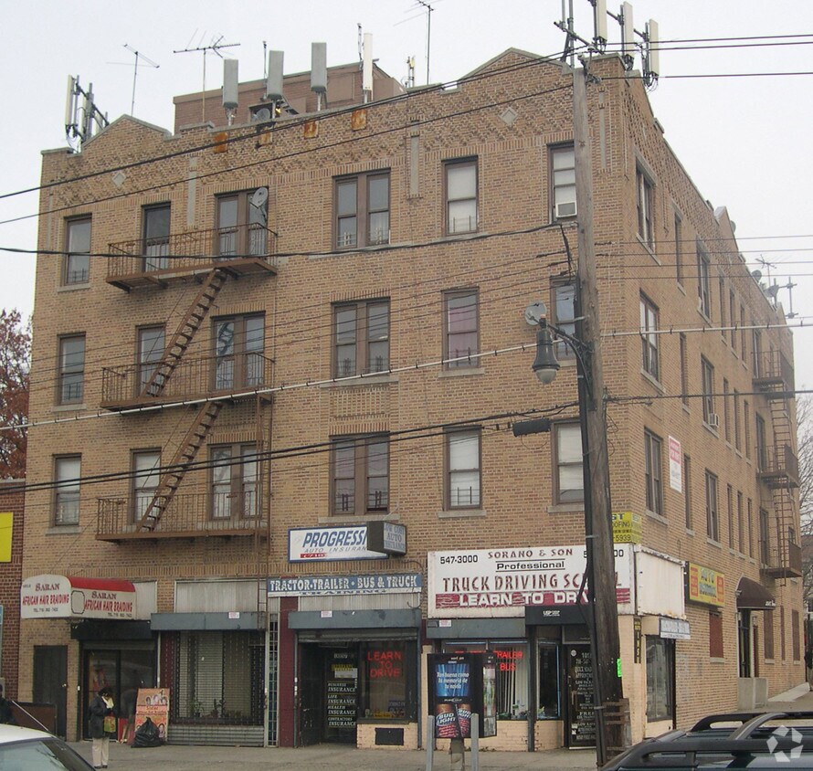 Foto del edificio - 3507 Laconia Ave