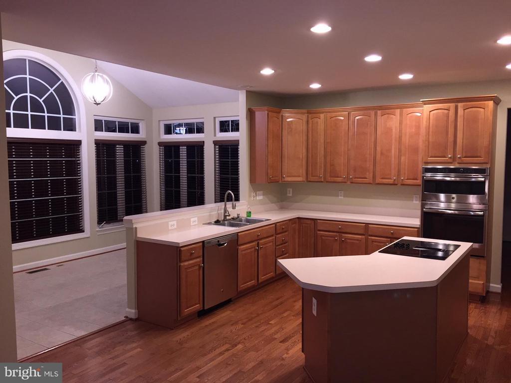 Foto principal - 215 Maddex Square Dr