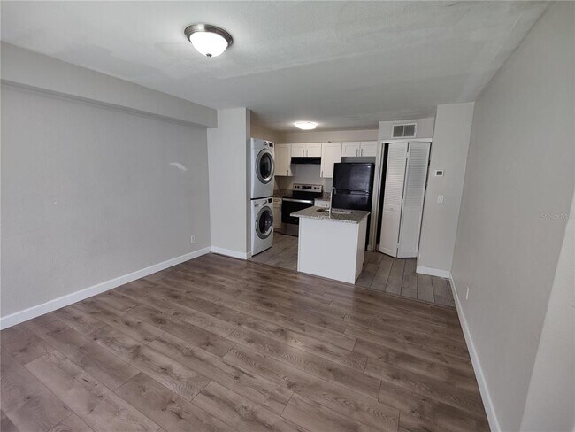 Foto del edificio - 4736 Walden Cir