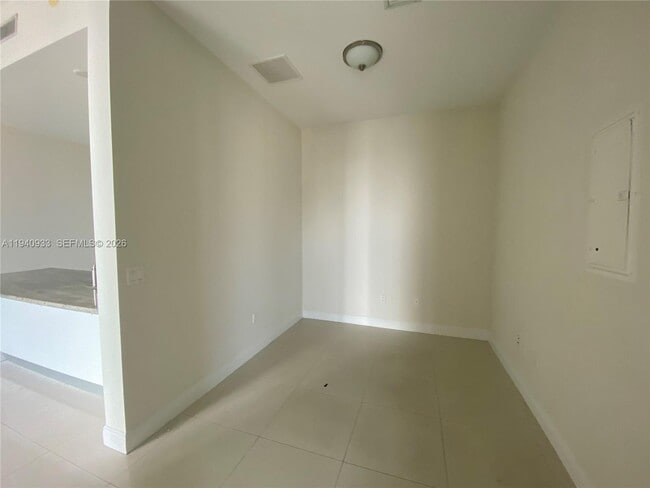 Foto del edificio - 185 SW 7th St