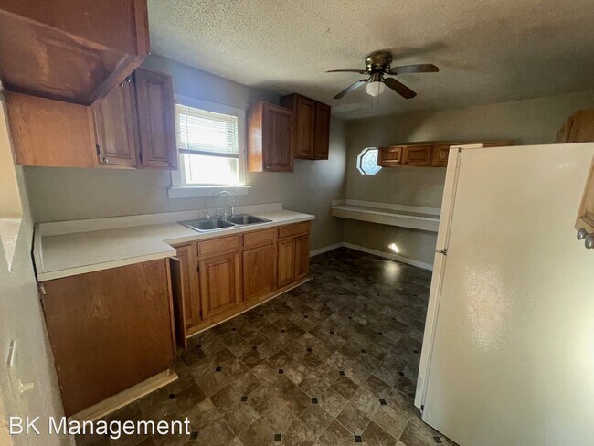 Building Photo - 2 br, 1 bath House - 2000 N Macedonia Avenue