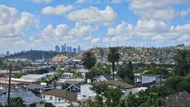 Building Photo - 3422 Glenalbyn Dr