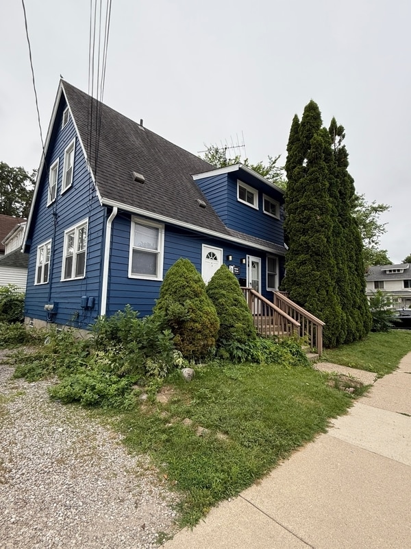 Building Photo - 900 Woodlawn Ave