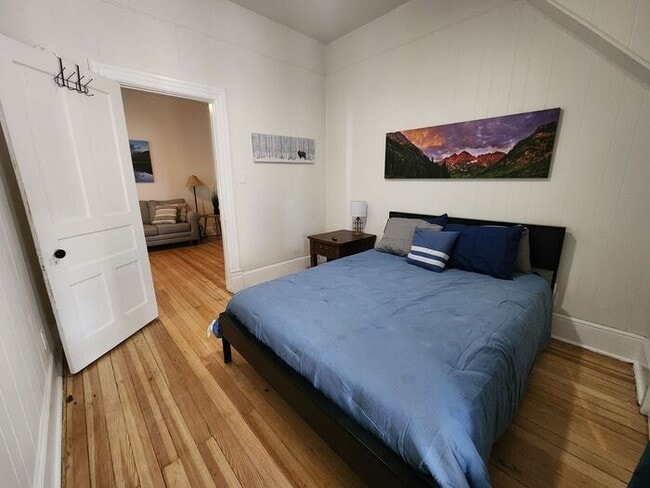 Foto del edificio - 1 Bed 1 Bath right in Old Colorado City