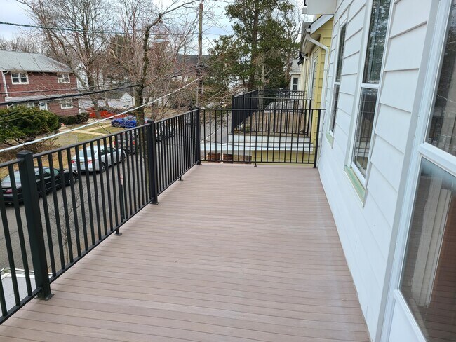 Balcony - 46 Cedar Ave