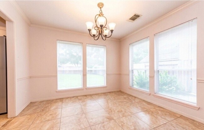 Building Photo - 14303 Oak Chase Dr