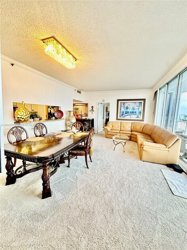 Foto del edificio - 7601 E Treasure Dr