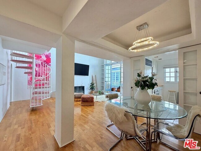 Foto del edificio - 1123 Flores St