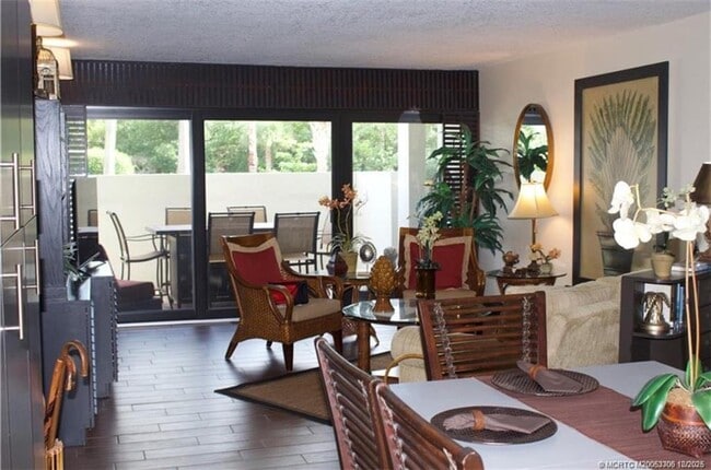 Foto del edificio - 3792 NE Ocean Blvd