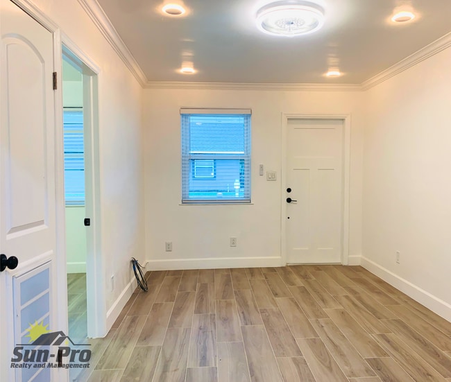 Photo - 748 Bethune St Townhome