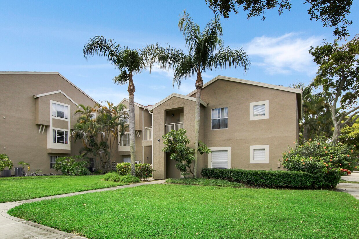 Primary Photo - 1780 Palm Cove Blvd