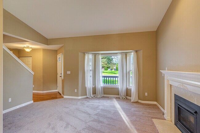 Building Photo - Monroe Two-Story Three Bed, 2.5 Bath