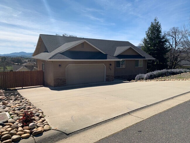 Possible RV Parking - 796 Live Oak Dr