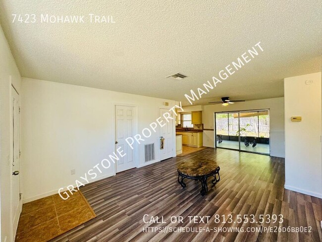 Foto del edificio - 7423 Mohawk Trail