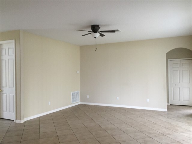 Building Photo - 2859 Sweetspire Circle
