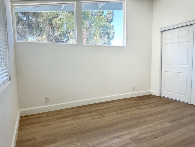 Building Photo - 717 W Provential Dr