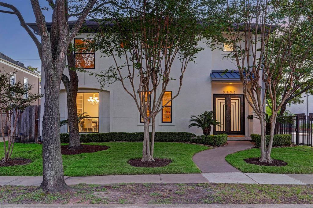 Foto principal - 3935 Riley St
