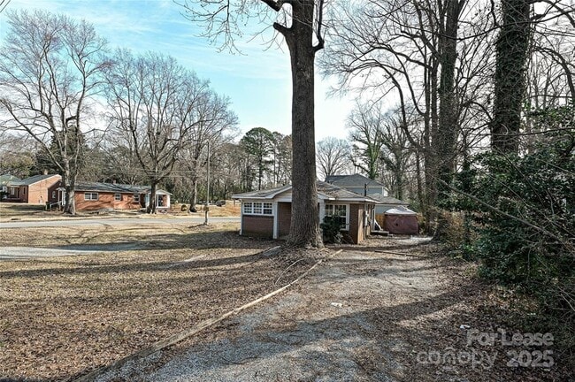 Building Photo - 2740 Grimes St