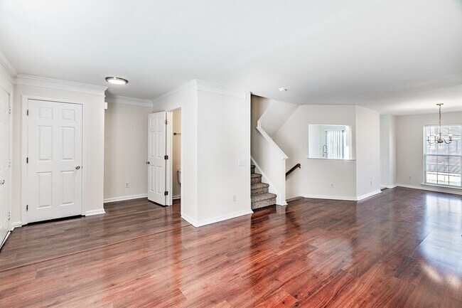 Foto del edificio - Exceptionally Nice 3 BR 2.5 BA Townhome in River Walk