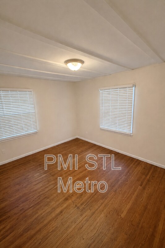 Foto del edificio - 10327 Renfrew Dr