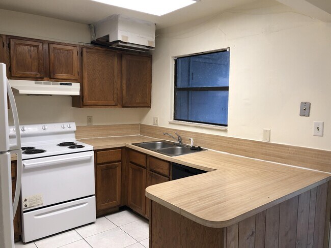 Foto del edificio - 2811 SW Archer Rd