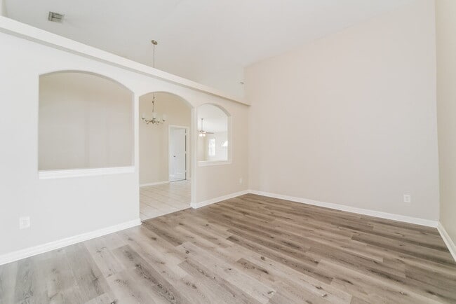 Building Photo - 747 Citrus Dr