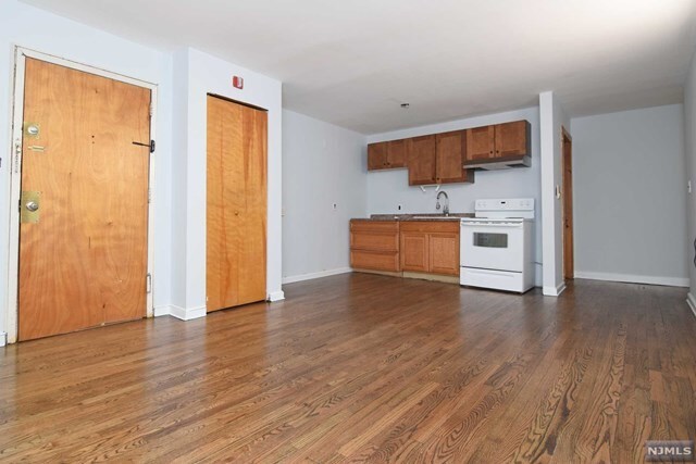Primary Photo - 301 Kearny Ave