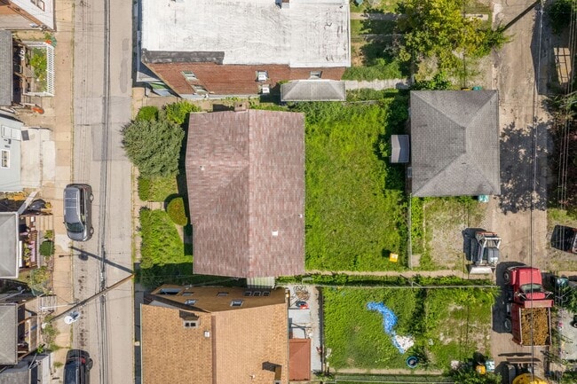Building Photo - 1121 Church Ave