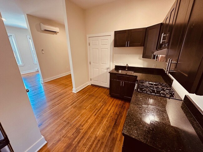 Foto del edificio - Great Value Downtown Studio