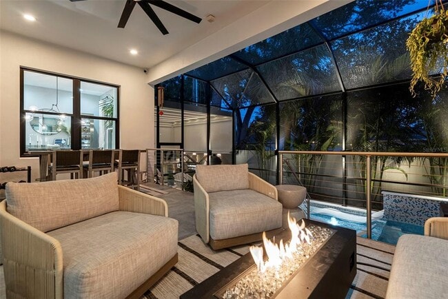 Building Photo - 3624 S Gardenia Ave