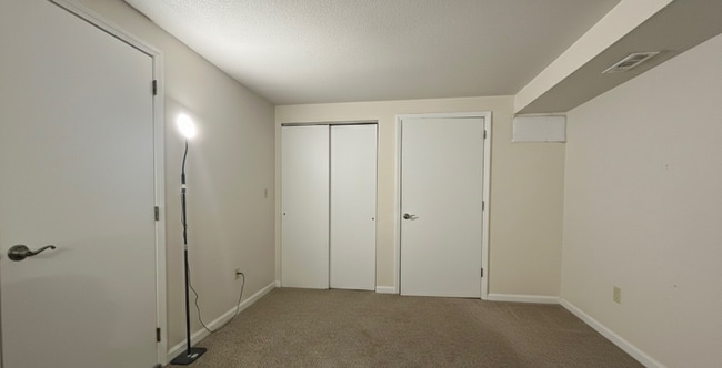 Building Photo - 3948 Ridge Lea Rd