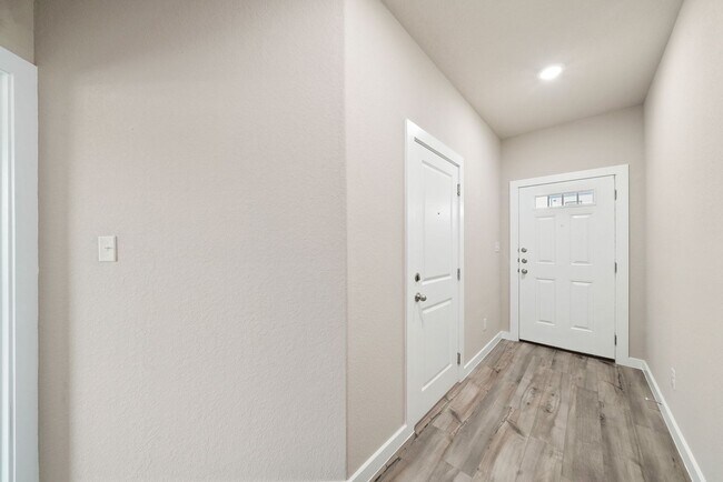 Building Photo - 3 Bedroom/3.5 Bath The Preserve At the Dom...
