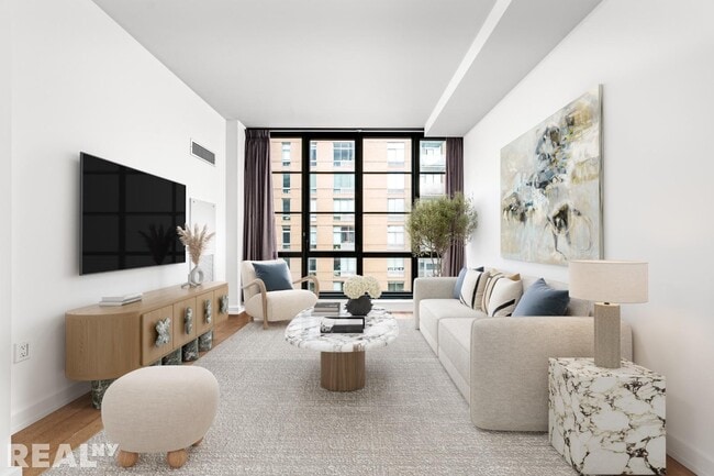 Building Photo - 261 W 25th St