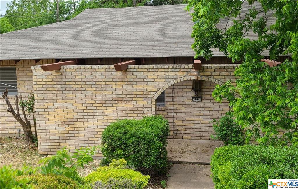 Primary Photo - 3601 Ivanhoe Dr