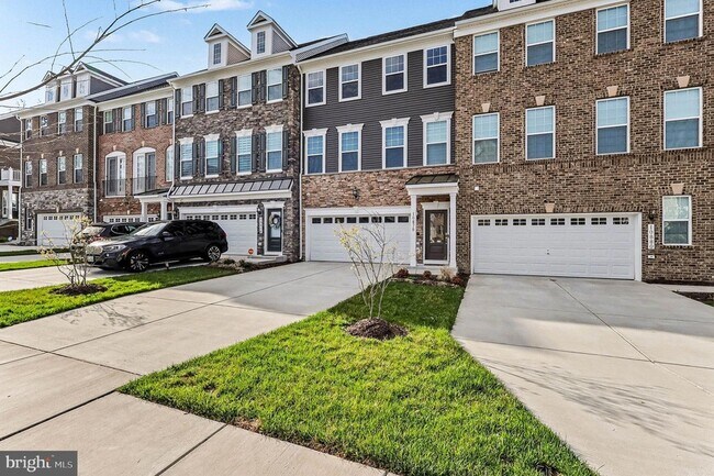 Building Photo - 10878 Foxtrot Cir